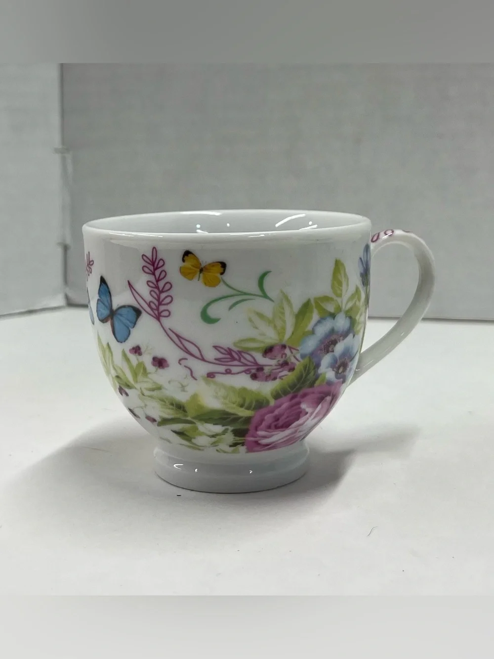 Ceramic teacup and saucer